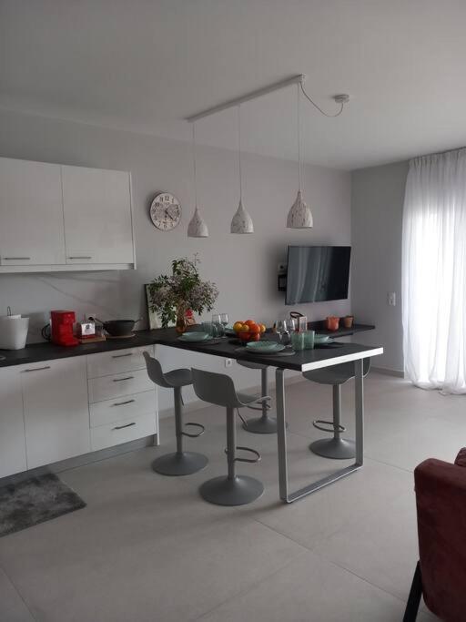Gesyl Apartment Tolo Ngoại thất bức ảnh